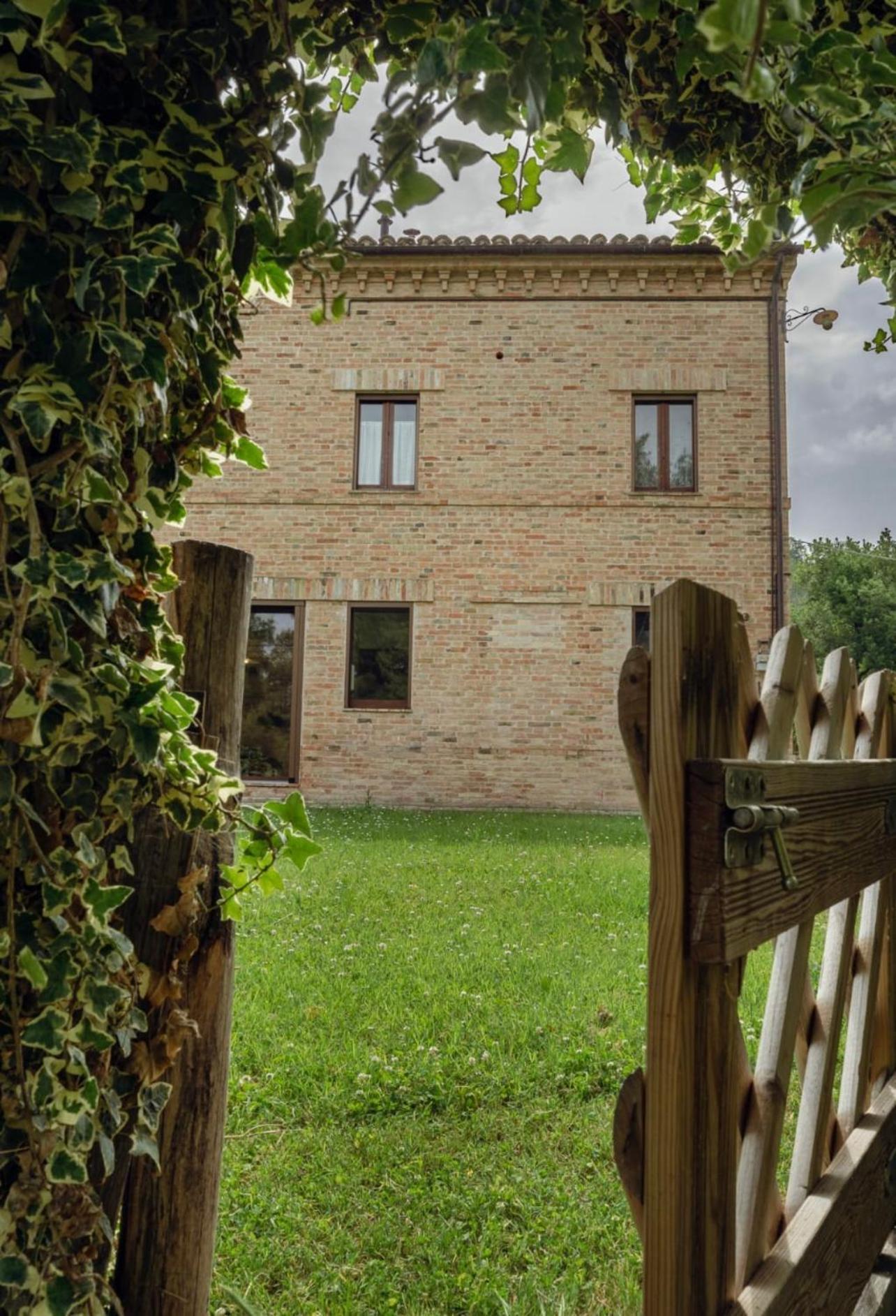 Tenuta Gran Bosco Loro Piceno Esterno foto